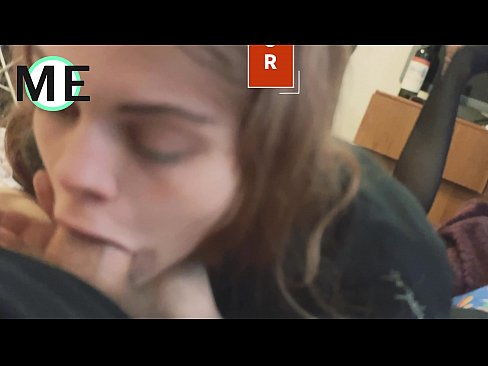 ❤️ Πούτσος στο λαιμό της, σκισμένο καλσόν και σκισμένα τακούνια ❤️❌ Γαμημένο βίντεο ❌
